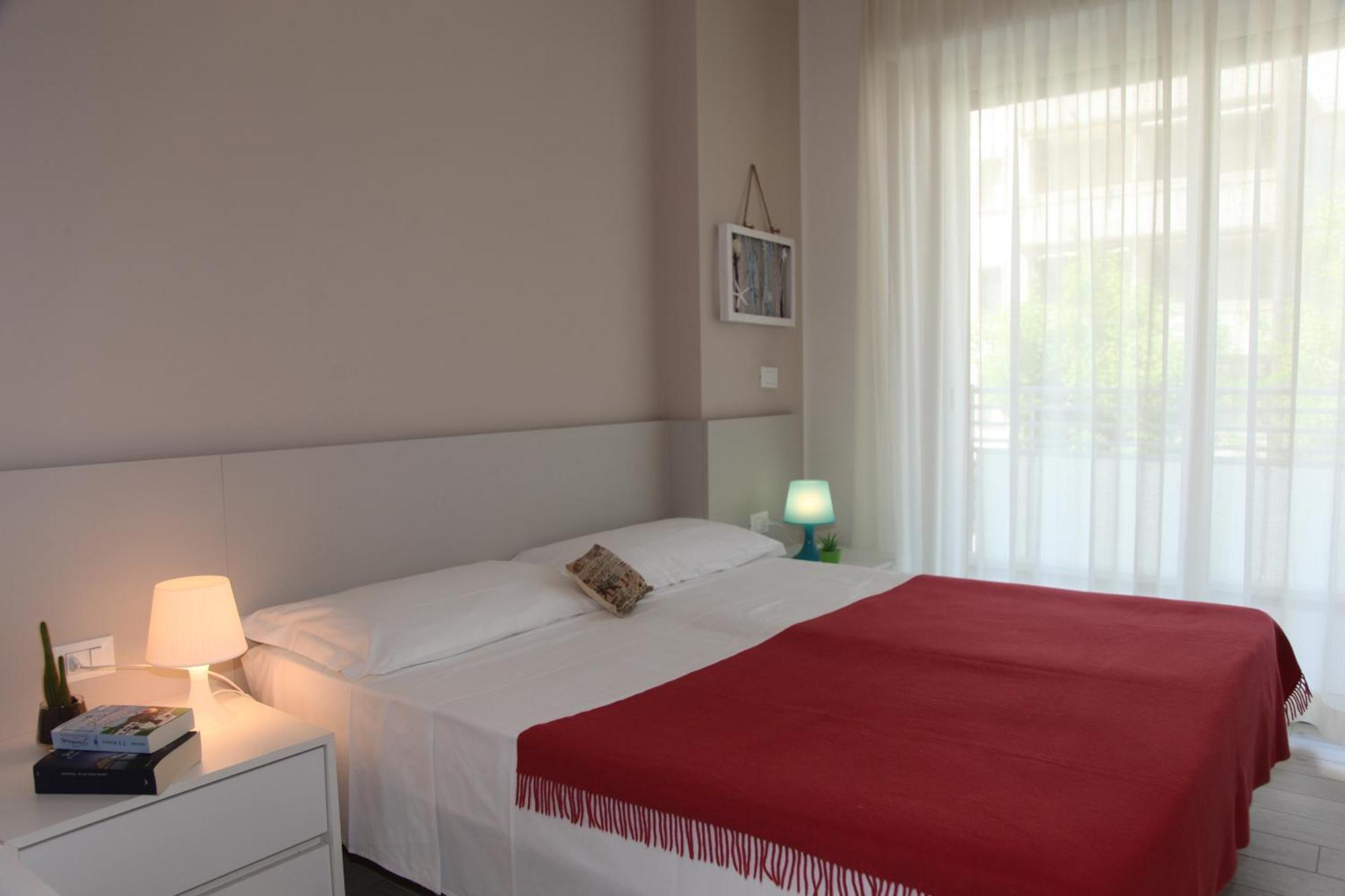 Hotel Luciana Бибионе Экстерьер фото